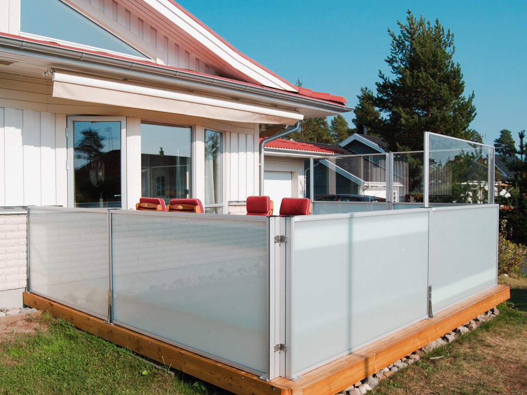 Forma – glasräcke i aluminium | Räckesbutiken